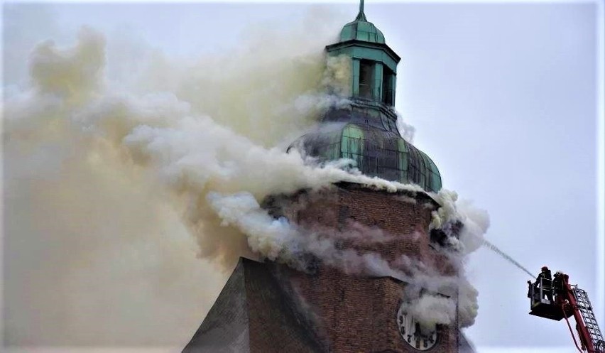 Pożar gorzowskiej katedry wybuchł w sobotę, 1 lipca 2017 r.