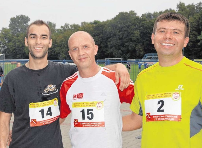 Zwycięzcy biegu: Kamil Patura, Marcin Nowak i Dominik...