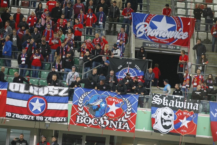 Legia – Wisła. Zobacz kibiców „Białej Gwiazdy” na meczu w Warszawie [ZDJĘCIA]