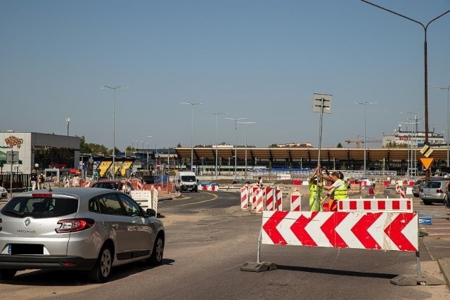 Utrudnienia będą obowiązywać do momentu wprowadzenia kolejnego etapu inwestycji, jaką jest przebudowa układu drogowego w ramach Intermodalnego Węzła Komunikacyjnego w Białymstoku