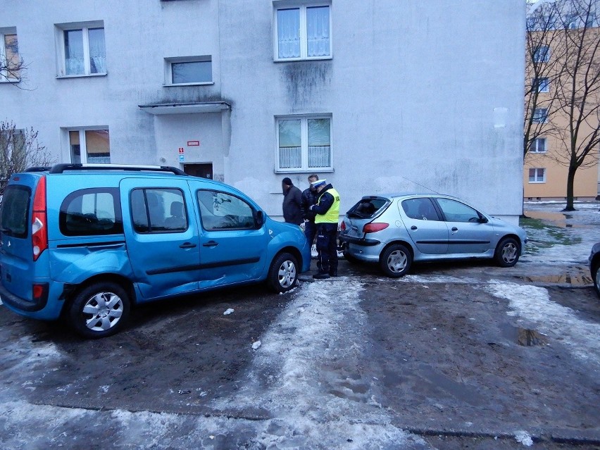 We Włocławku pijany taranował auta na skradzionych wcześniej blachach