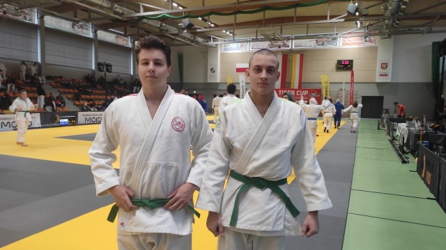 Słupscy judocy w Oleśnicy. Od lewej: Hubert Żuk i Andrzej Heimrath