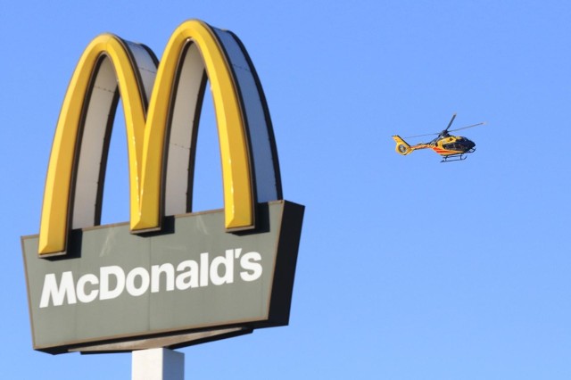 – McDonald's zdecydował o czasowym zamknięciu wszystkich naszych restauracji w Rosji i wstrzymaniu wszelkich operacji na rynku – poinformowała sieć.