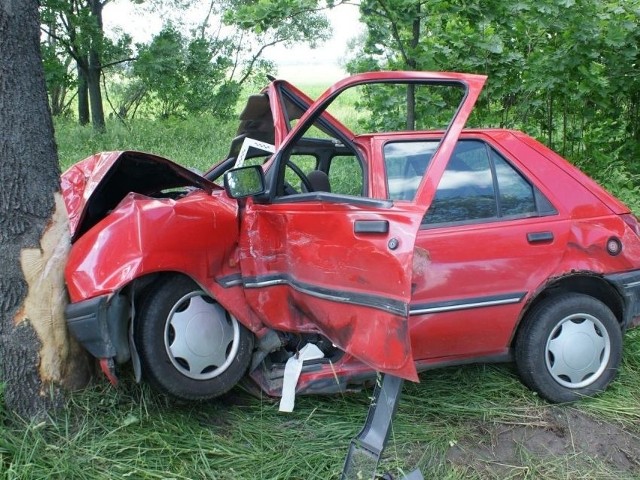 Auto zniszczone po wypadku