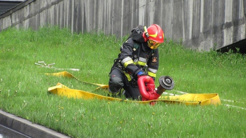 Strażacy ćwiczyli na terenie koksowni w Radlinie