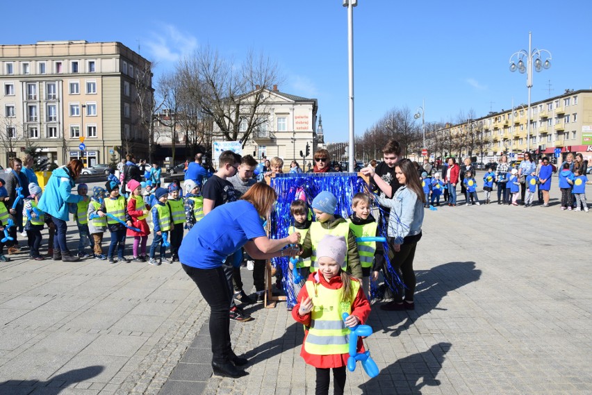 „Przystanek autyzm” to happening w Dzień Autyzmu na placu...