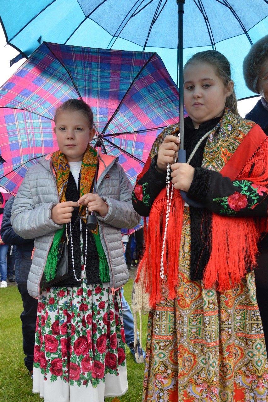 Zakopane, Ludźmierz: Metropolita krakowski na różańcu z góralami [ZDJĘCIA]