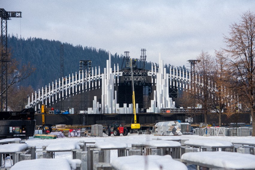 Zakopane. Sylwestrowa scena rośnie w oczach. TVP zgłosiła koncert na 30 tys. widzów 