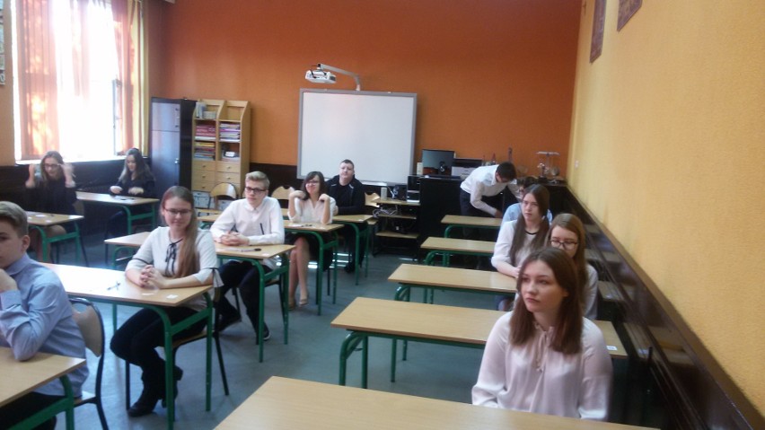 Egzamin gimnazjalny w SP 15 w Sosnowcu-Niwce