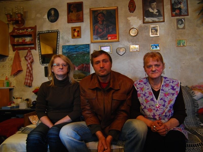 Od lewej szwagierka, brat i mama Małgosi - Józefy Wyki