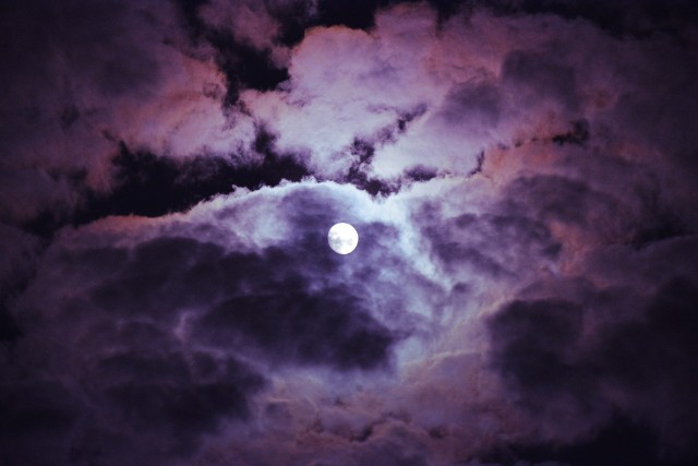 Wilczy Księżyc w styczniu na niebie - to będzie niezwykła pełnia Księżyca.