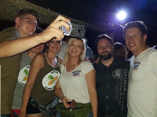 Złombol 2018: Ekipa z Rybnika na mecie w Grecji bawi się na beach party!
