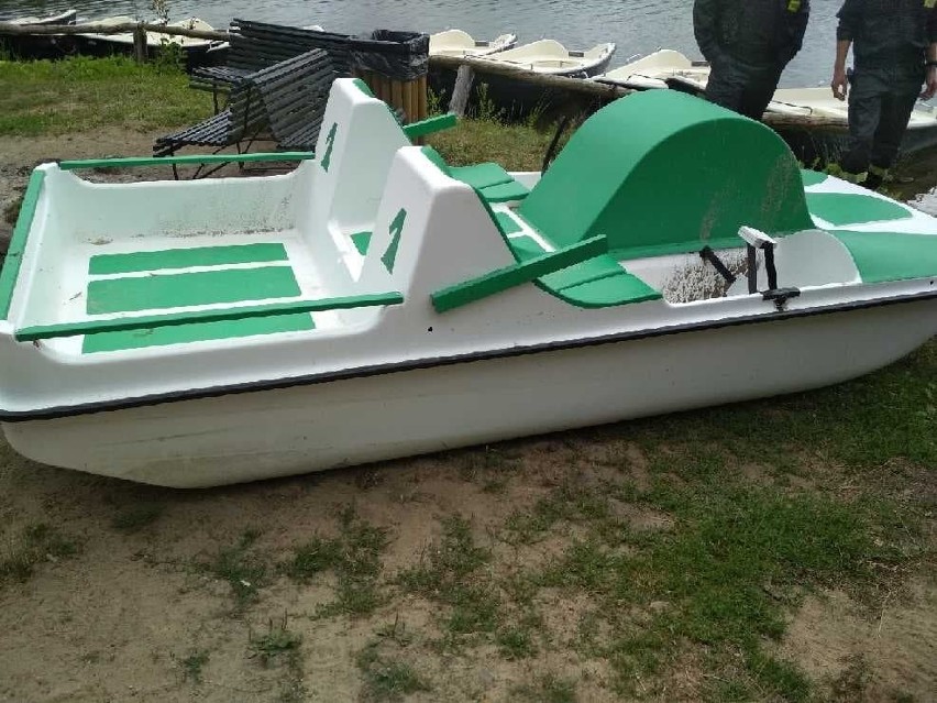 Rower wodny, którym pływali turyści z Bydgoszczy podczas...