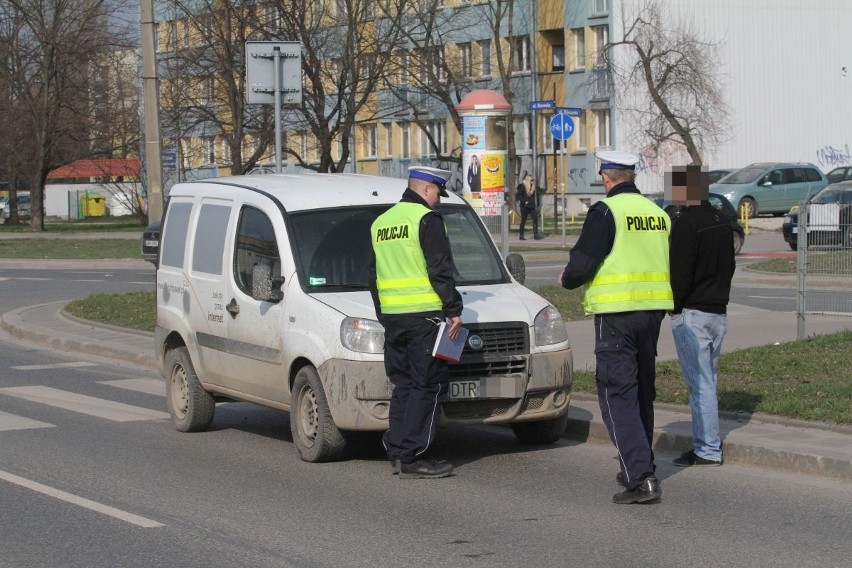 Wypadek na Borowskiej. Ranna starsza kobieta