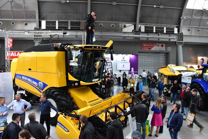 Agrotech 2019 w Kielcach. Cudne i mega nowoczesne ciągniki zachwycają 