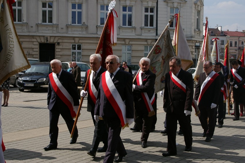 Gorlice. Cech Rzemiosł i Przedsiębiorczości ma nowy sztandar. Uroczyste poświęcenie w bazylice