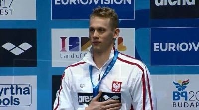 Tomasz Polewka , wychowanek UKS Ruch Grudziądz, pływak AZS AWF Katowice, zdobył 6. miejsce na mistrzostwach świata w Windsorze (Kanada) na dystansie 50 m grzbietem