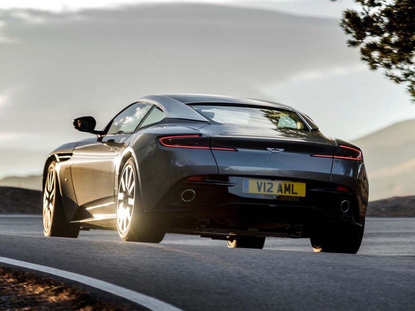 Aston Martin DB11...