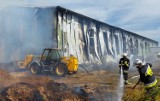 Pożar w Leśnicy. Dogaszanie fabryki pelletu potrwa do rana