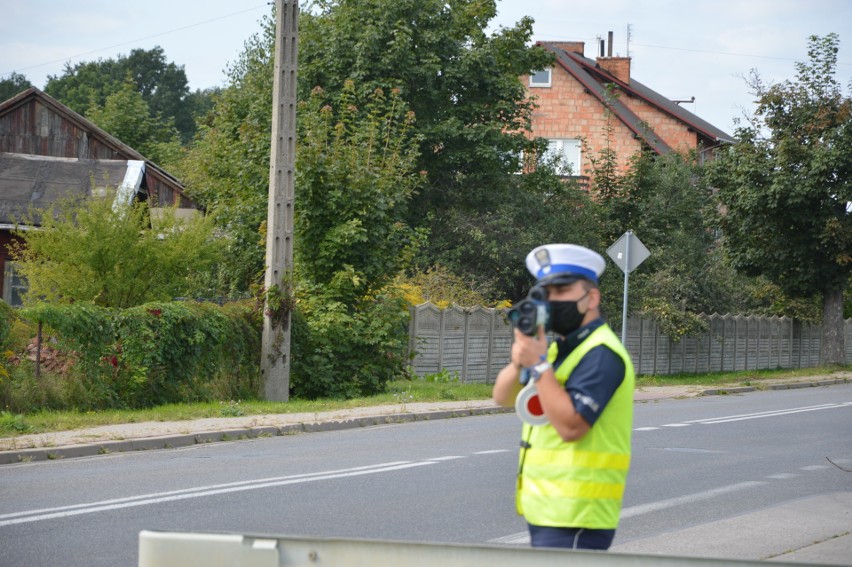 Skierniewice. Jak stracić 4 tysiące zł w ciągu 5 minut? Wystarczy jedno spotkanie z policjantami