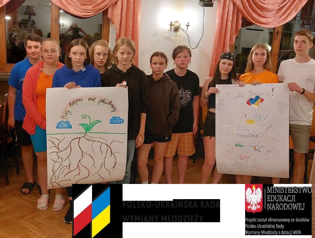Część młodzieży polskiej i ukraińskiej, która poznawała się w Szczawnicy