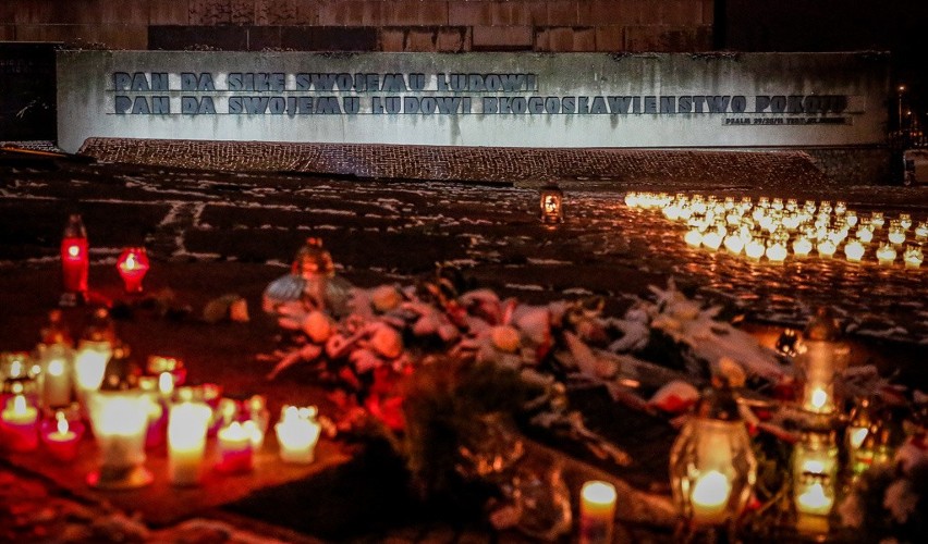 W Gdańsku oddano hołd ofiarom wprowadzenia stanu wojennego.