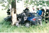Niebezpieczne drogi Opolszczyzny. Zobacz ku przestrodze galerię zdjęć wypadków samochodowych sprzed 20 i 30 lat