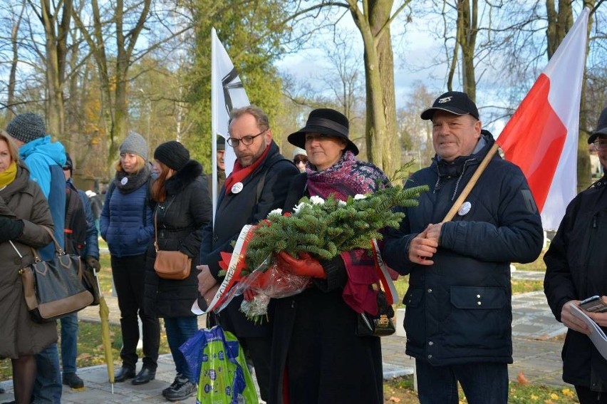 Bohaterom wolności - złożyli hołd na kieleckim cmentarzu (ZDJĘCIA)