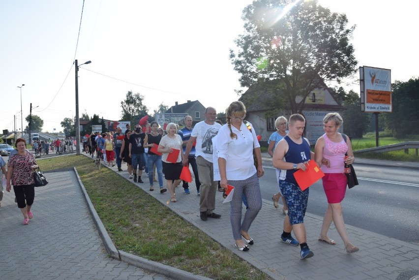 Około stu skawinian protestowało przeciw zatruwaniu...