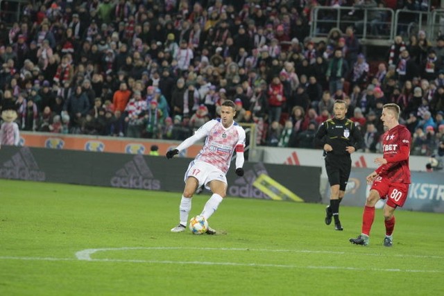 18 bramek – Angullo (Górnik); 15 - F. Paixao (Lechia); 14 - Carlitos (Legia); 13 - Robak (Śląsk); 12 - Cabrera (Cracovia), Gytkjer (Lech); 11 - Ondrasek (Wisła K.); 10 – Buksa (Pogoń), Forsell (Miedź), Imaz (Wisła/Jagiellonia), Janota (Arka), Pawłowski, Starzyński (obaj Zagłębie L.), Ricardinho (Wisła P.); 9 – Drygas  (obaj Pogoń), Jankowski, Novikowas (obaj Jagiellonia), Sanogo, Udovicic (obaj Zagłębie S.), Tuszyński (Zagłebie L.).