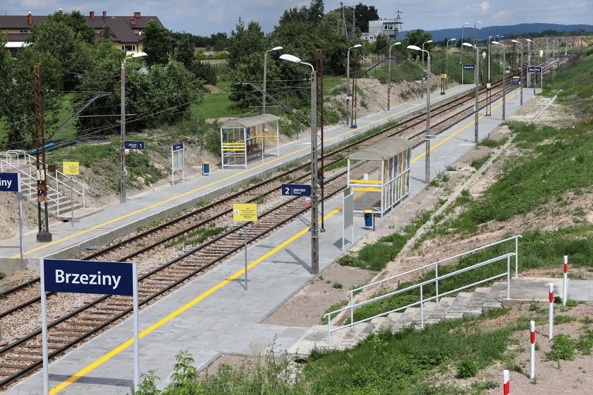 Remont peronu kolejowego w Brzezinach zakończony. Po 20 latach wraca tu przystanek