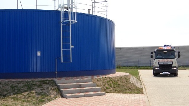 Stacja uzdatniania wody w Niewieszu jest najnowocześniejszym takim obiektem w gminie Poddębice.