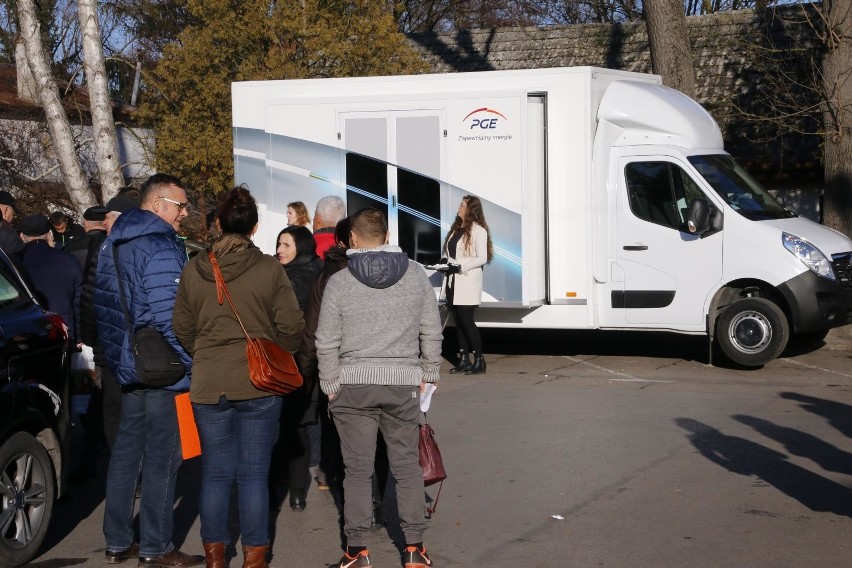 W Staszowie zaprezentowano mobilne biuro obsługi Polskiej...