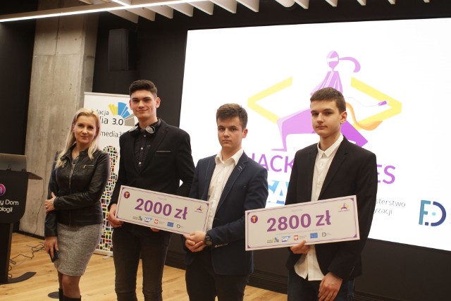 Już 10.10 2020 rusza Europejski Tydzień Kodowania, a wraz z nim konkurs dla młodych programistów hackathon Hack Heroes 2020.