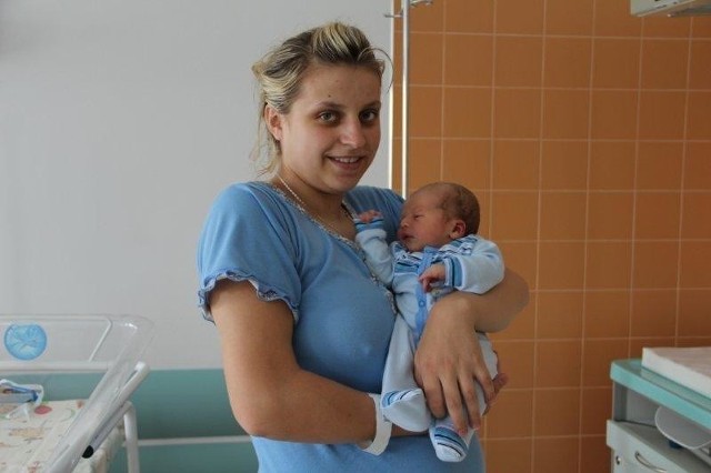 Igor Krysiak, syn Anny i Rafała z Zalasa, gm. Łyse. Urodził się 26 czerwca, ważył 3580 g, mierzył 56 cm. Na zdjęciu z mamą