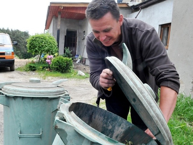 Zbigniew Łęcki z Nowego Kisielina uważa, że nowa ustawa śmieciowa wprowadziła spore zamieszanie