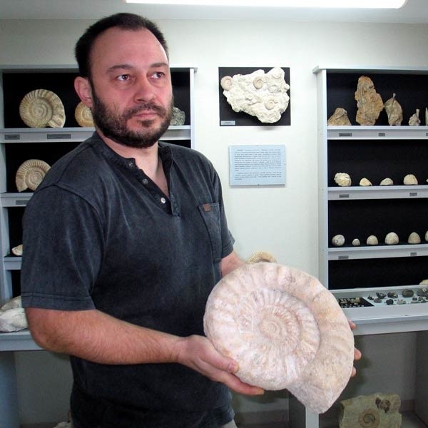 Kolekcję skamieniałości  Robert Szybiak zbierał kilkanaście lat. Teraz chce ją pokazywać innym.
