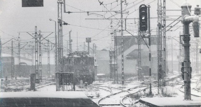11 stycznia 1985 z powodu syberyjskich mrozów do odwołania zawieszono kursowanie niektórych pociągów z Łodzi, m.in. do Jasła, Suwałk i Terespola.