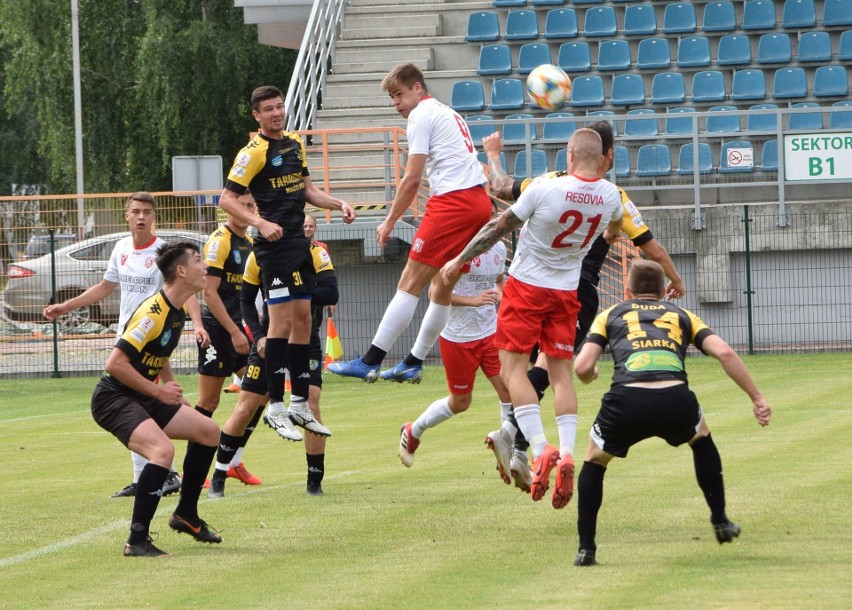 Siarka sposobi się do sezonu 3-ligowego. Resovia za trzy...