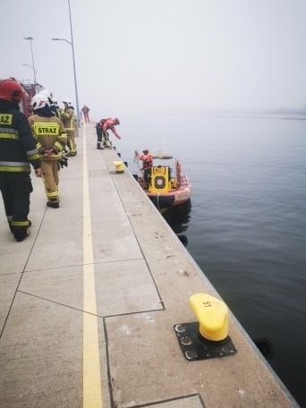 Samochód wjechał do kanału portowego w Mrzeżynie. Nie żyje mężczyzna - 20.06.2020