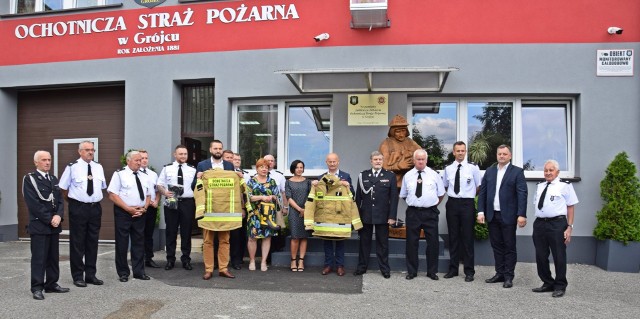 Sprzęt dla Ochotniczej Straży Pożarnej w gminie Grójec. Więcej na kolejnych zdjęciach.