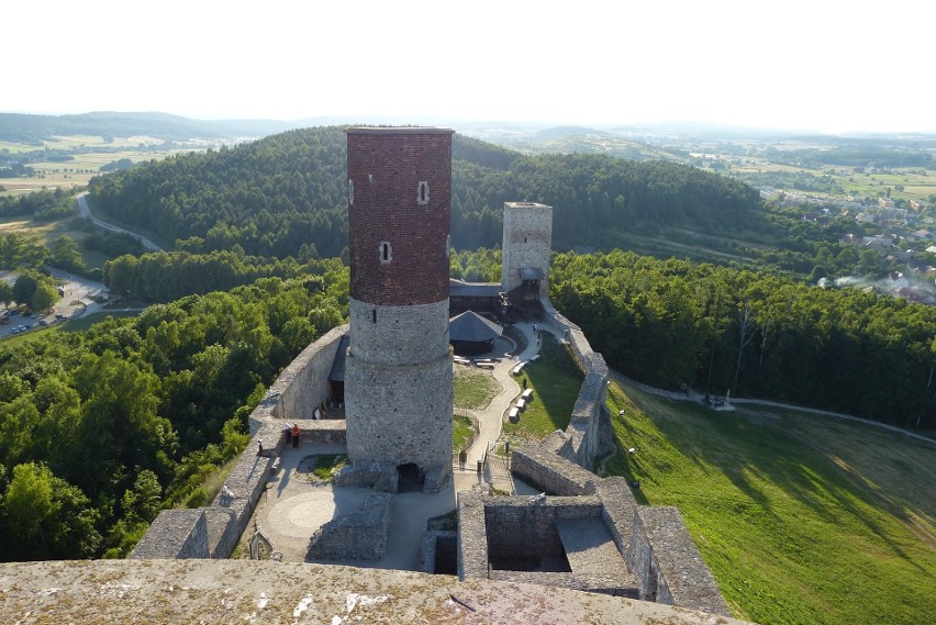 Polska Toskania ma również swój zamek i to nie byle jaki....