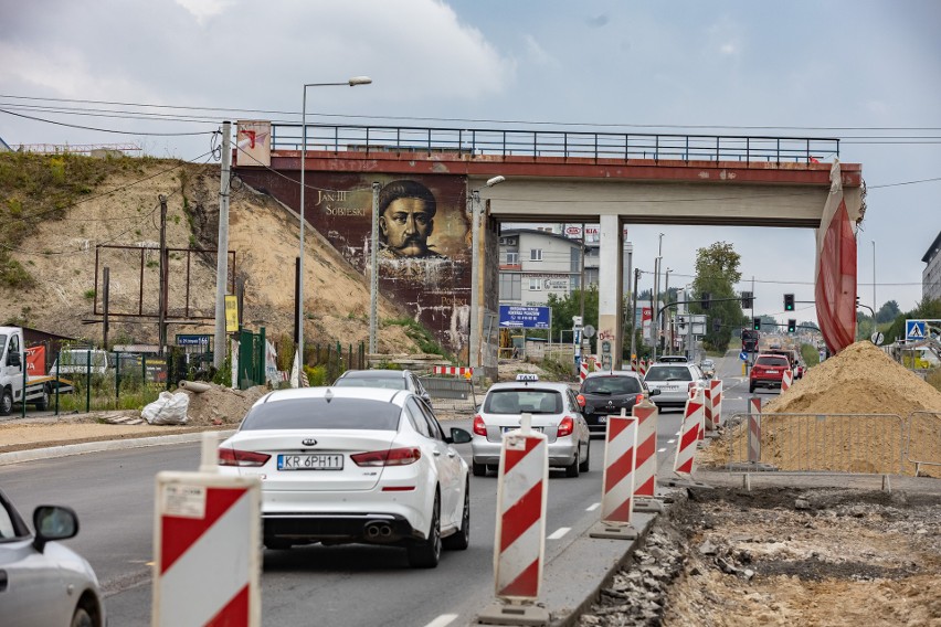 Co aktualnie dzieje się na tym wielkim placu budowy?...