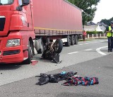 Jerzmanowice. Wypadek na drodze krajowej nr 94. Motocyklista zderzył się z ciężarówką. Lądował helikopter pogotowia lotniczego 