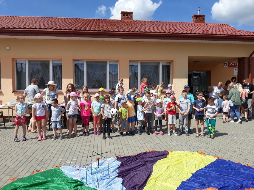 Czarnowiec. Piknik Rodzinny przy świetlicy