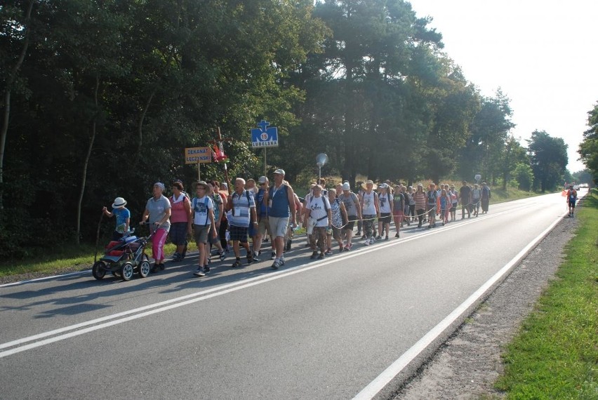 Pielgrzymka z Lublina na Jasną Górę. Pątnicy pokonali już połowę trasy [ZDJĘCIA]