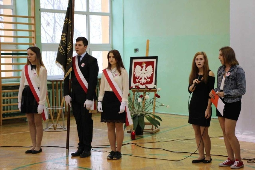 W Zespole Szkół Centrum Kształcenia Rolniczego w Sandomierzu – Mokoszynie podsumowano obchody 100 rocznicy odzyskania niepodległości