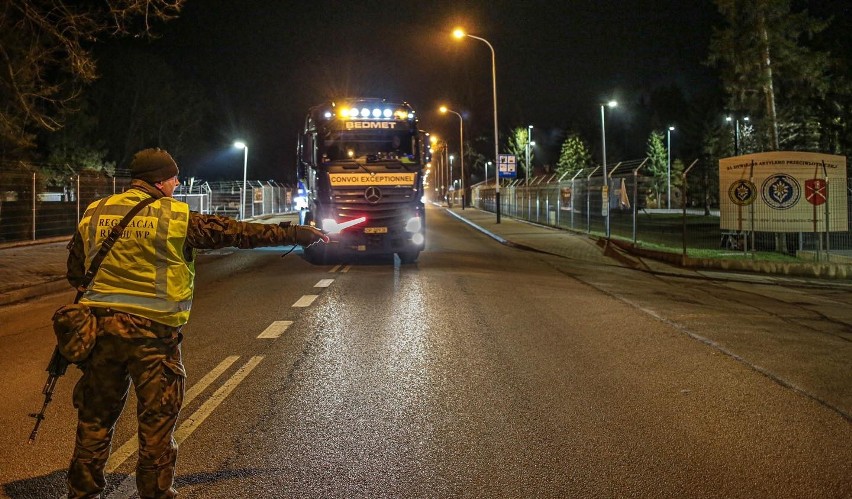 12 armatohaubic K9 trafiło do 14. Dywizjonu Artylerii Samobieżnej w Jarosławiu [ZDJĘCIA]