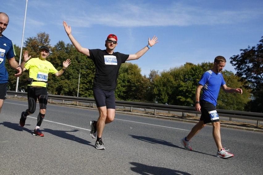 Uczestnicy Maratonu Warszawskiego 2018. Więcej zdjęć...