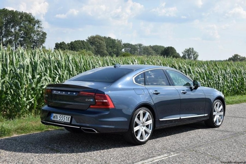 Volvo S90...